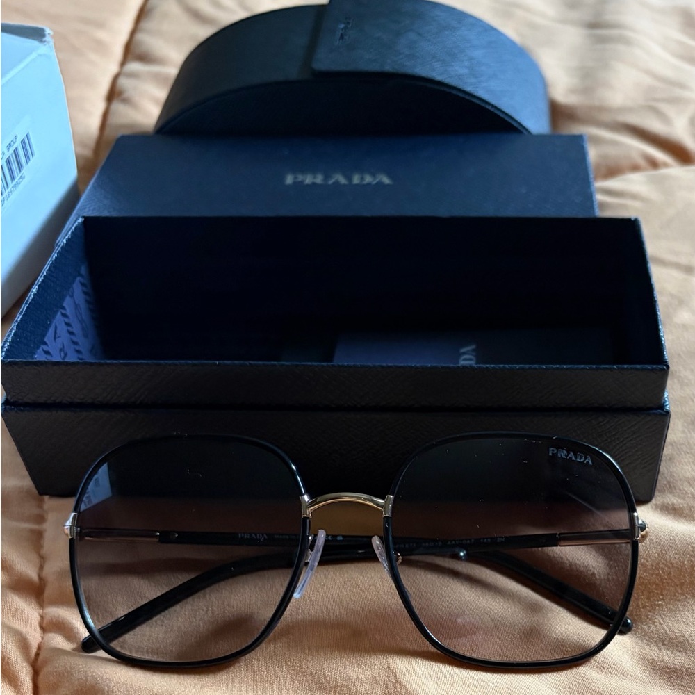 Prada Black Gradient Aviator Sunglasses with Gold Bridge